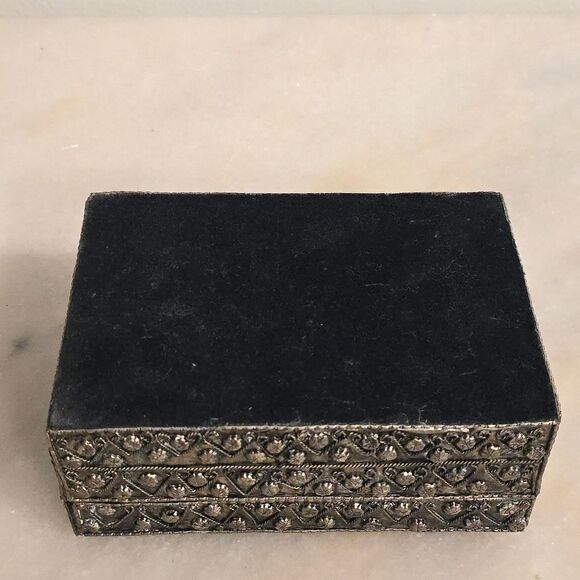 Vintage Pewter Embossed Trinket Box Handcrafted Antique Style - Picture 6 of 8